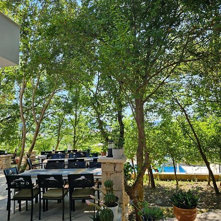Green Hill Apartments 乌尔齐尼 外观 照片