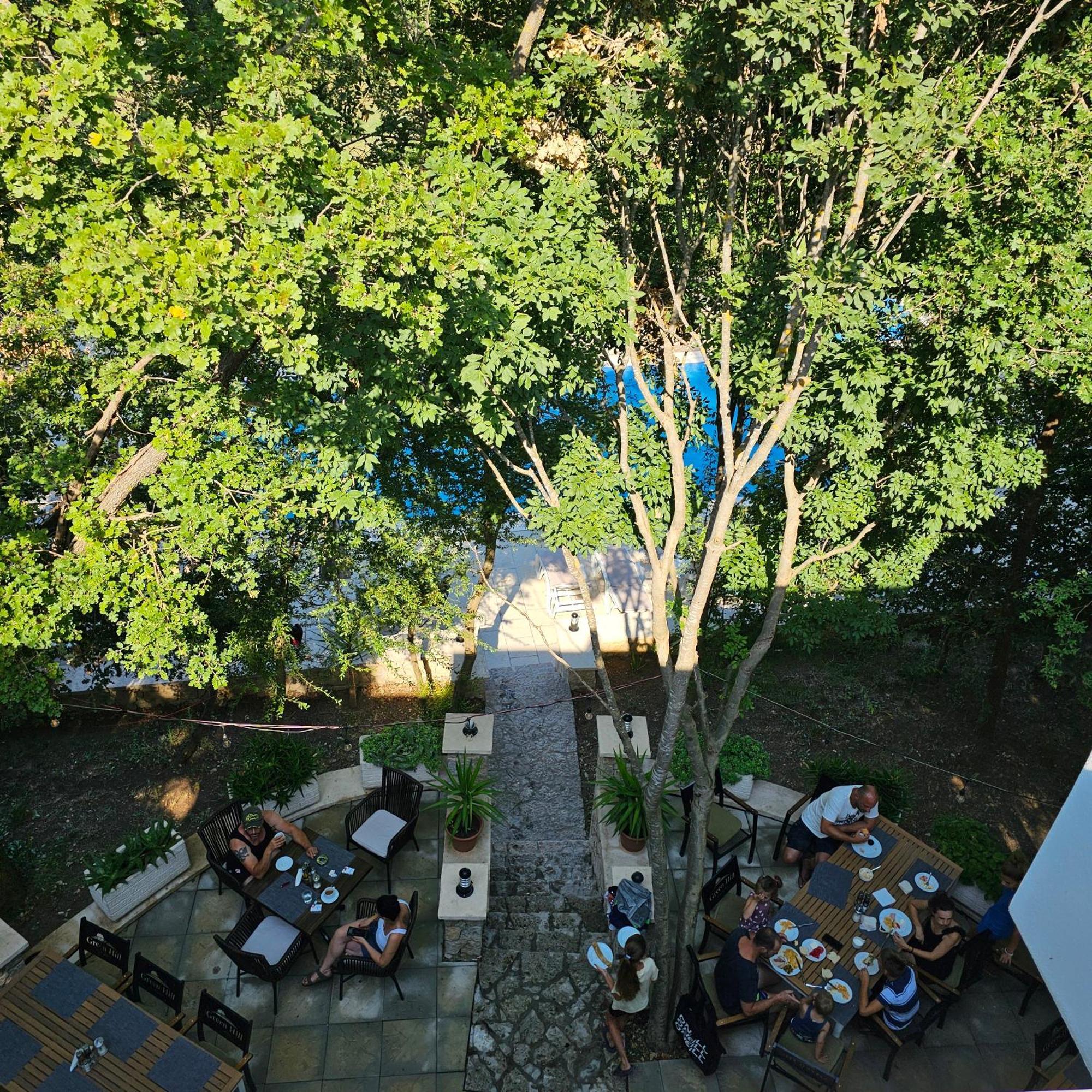 Green Hill Apartments 乌尔齐尼 外观 照片