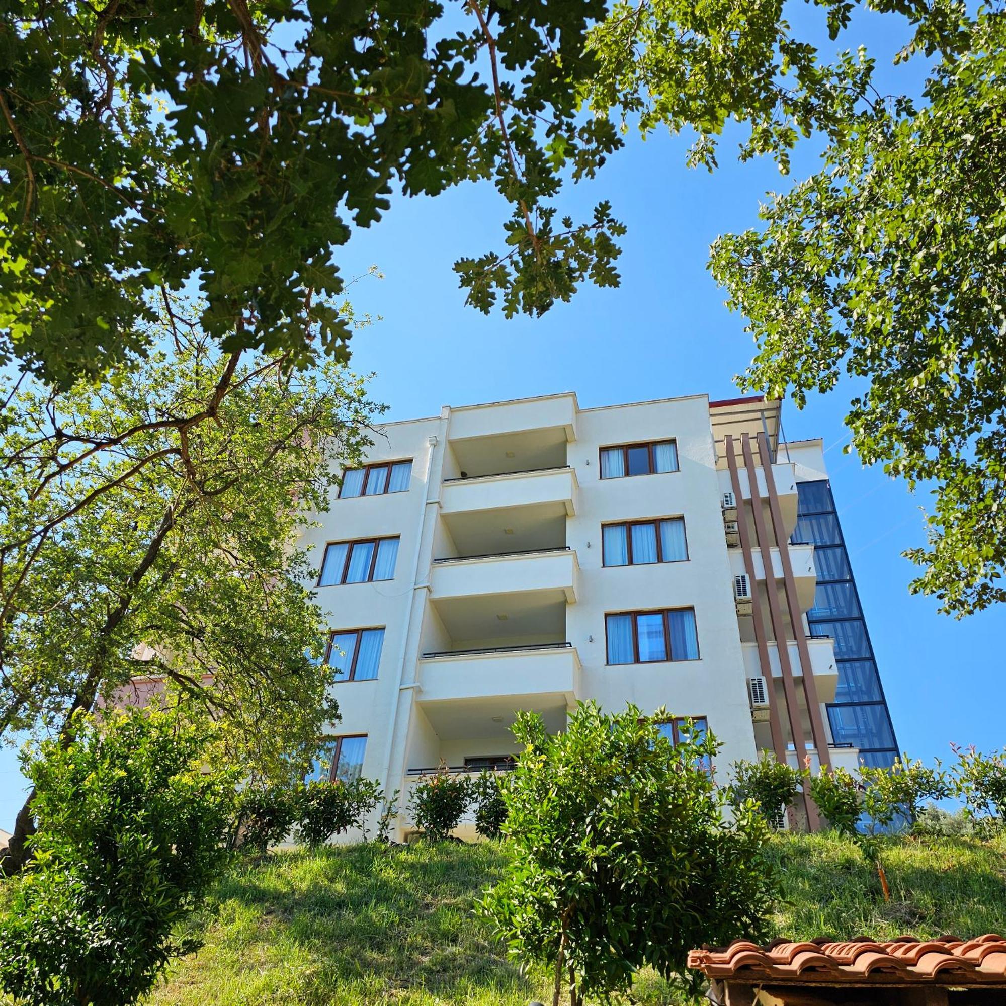 Green Hill Apartments 乌尔齐尼 外观 照片
