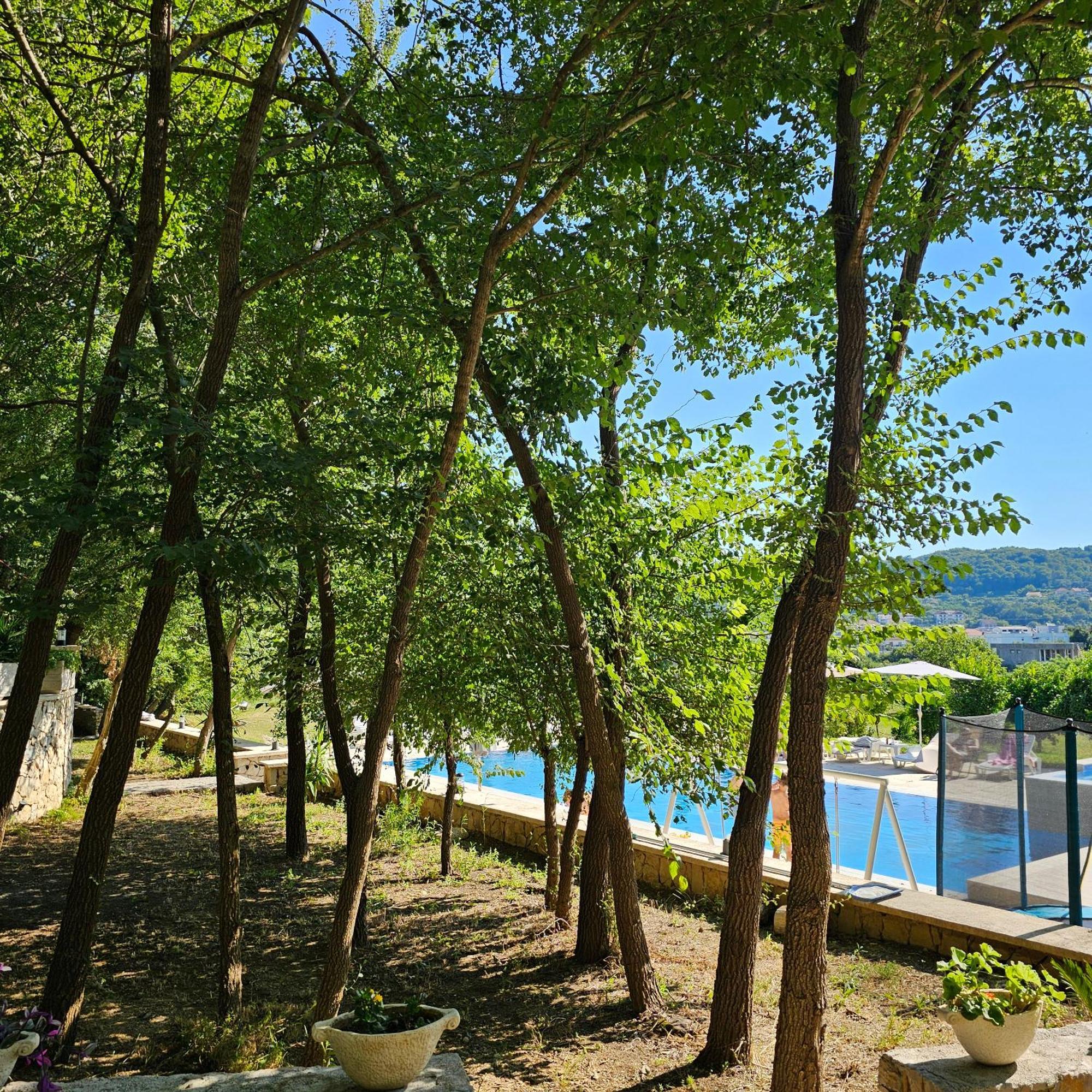 Green Hill Apartments 乌尔齐尼 外观 照片
